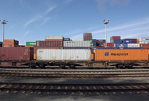 Der Eisenbahncontainerfluss zwischen China und Europa stieg um das 2,5-fache