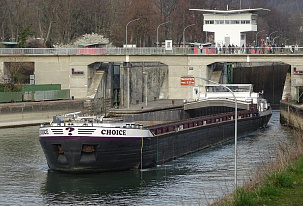 Die Überlastung der Binnenwasserstraßen nimmt zu, während die Flusspegel sinken